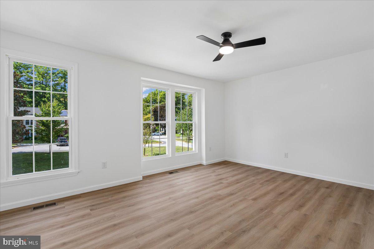 10057 Maple Leaf Dr Property Photo 22