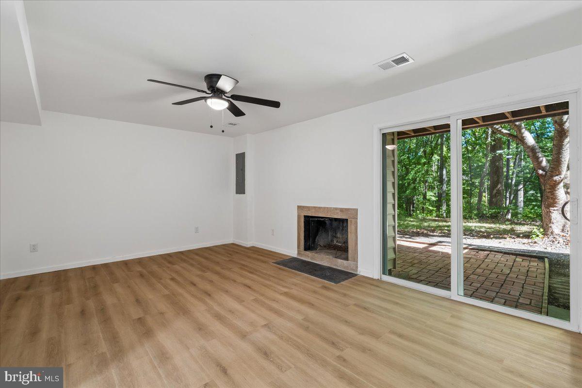 10057 Maple Leaf Dr Property Photo 34