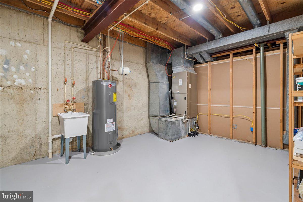 10057 Maple Leaf Dr Property Photo 40