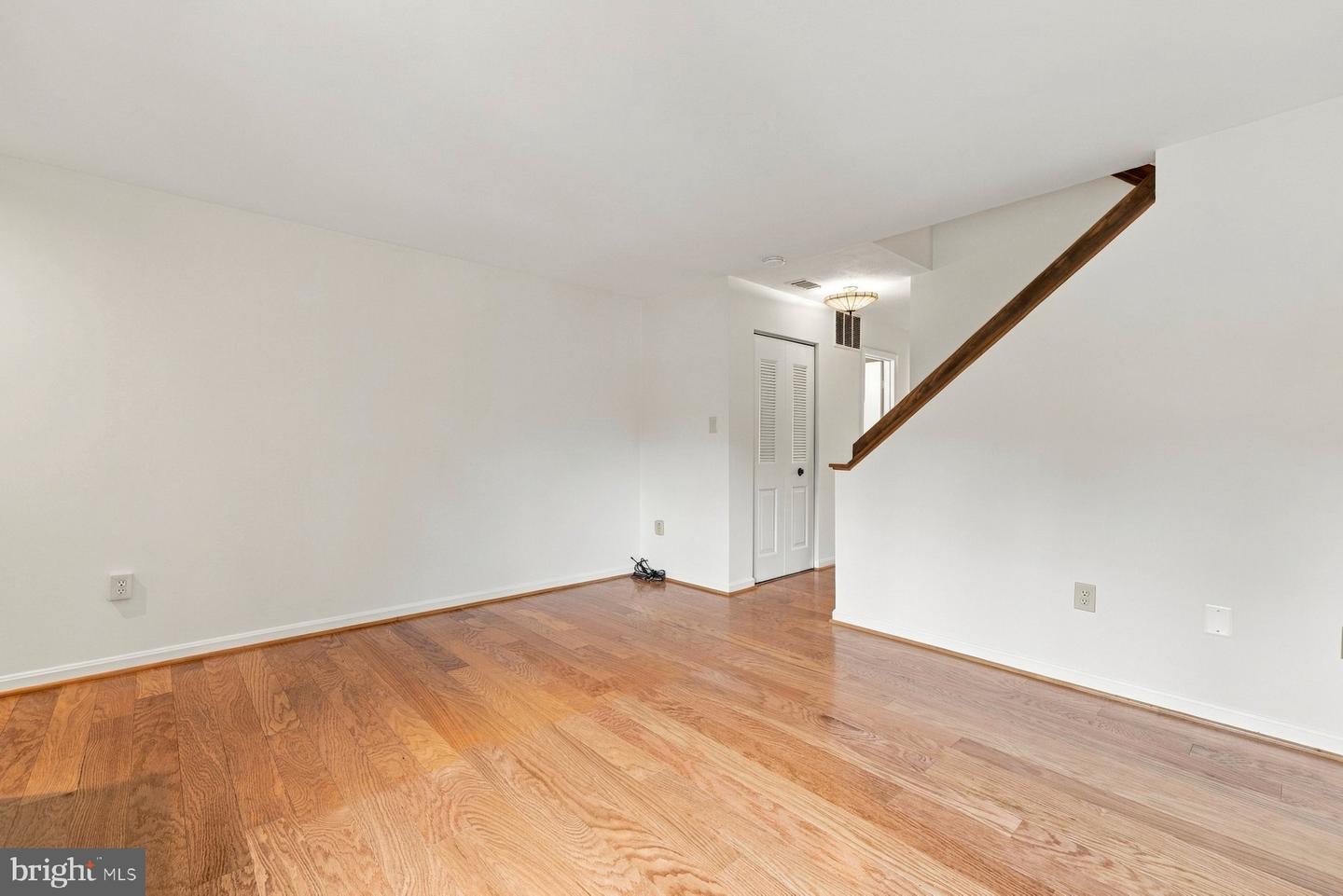 18240 Windsor Hill Dr #311 Property Photo 9