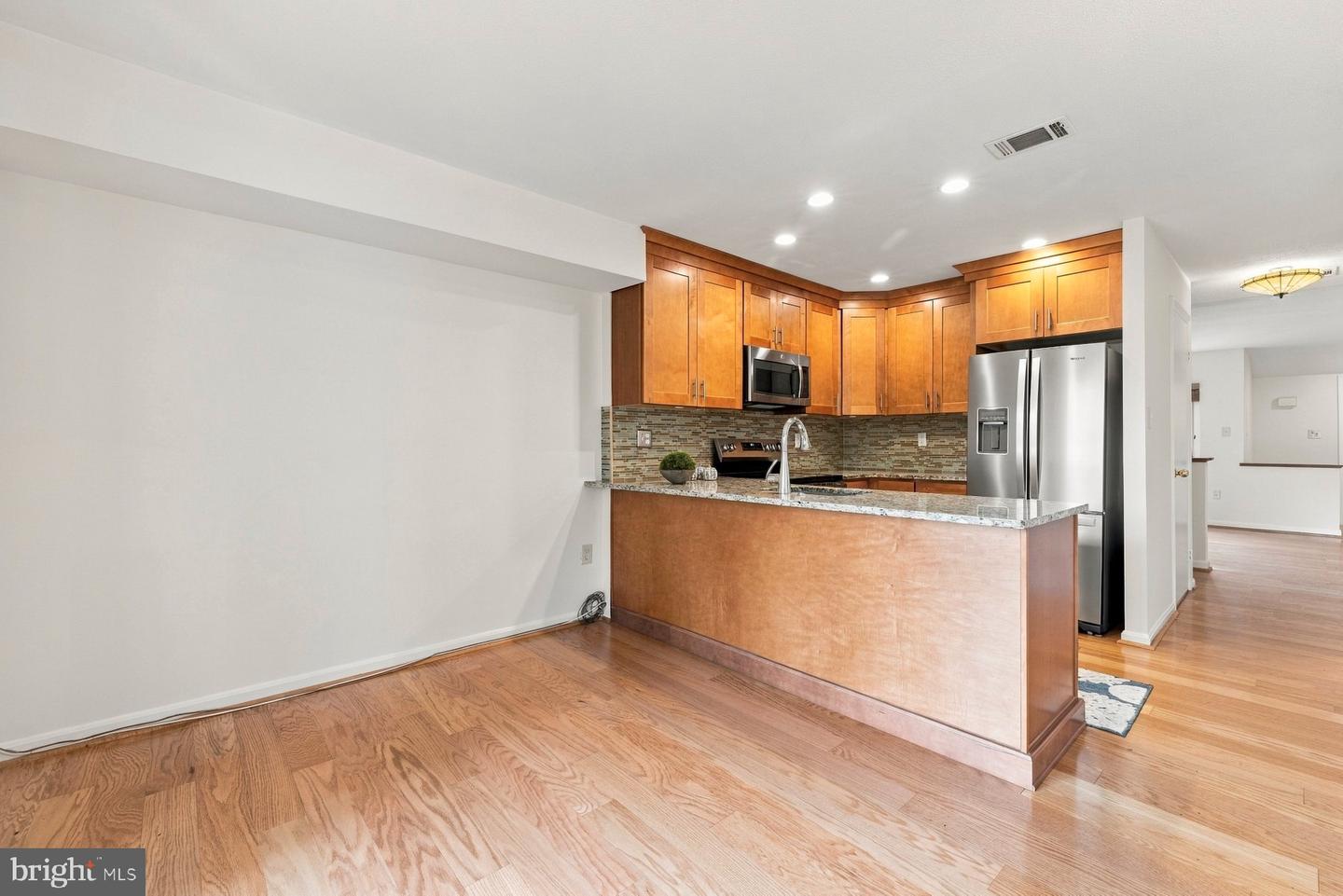 18240 Windsor Hill Dr #311 Property Photo 12