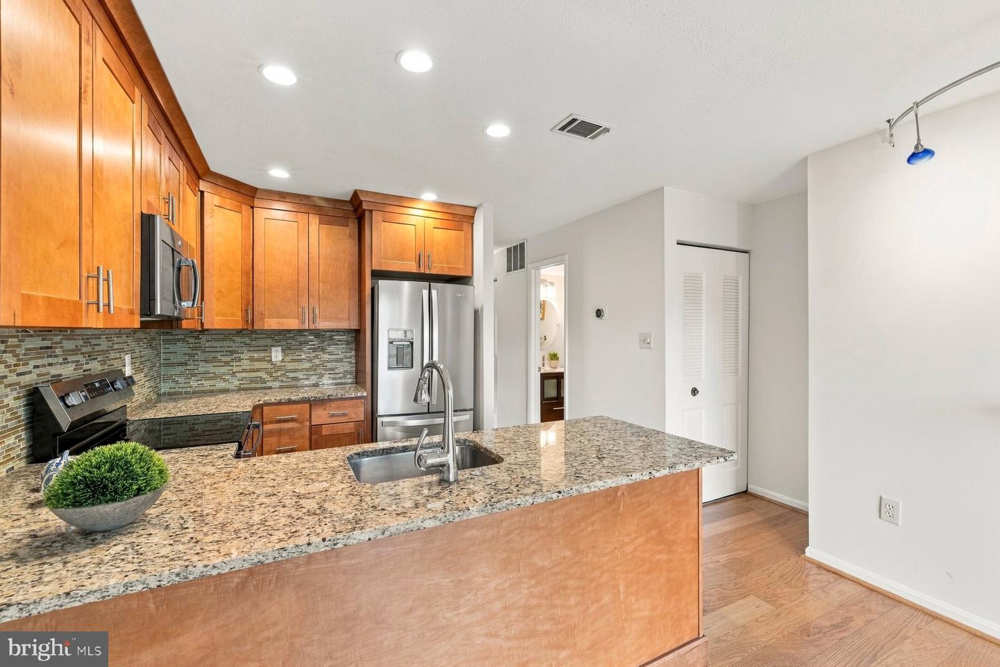 18240 Windsor Hill Dr #311 Property Photo 15