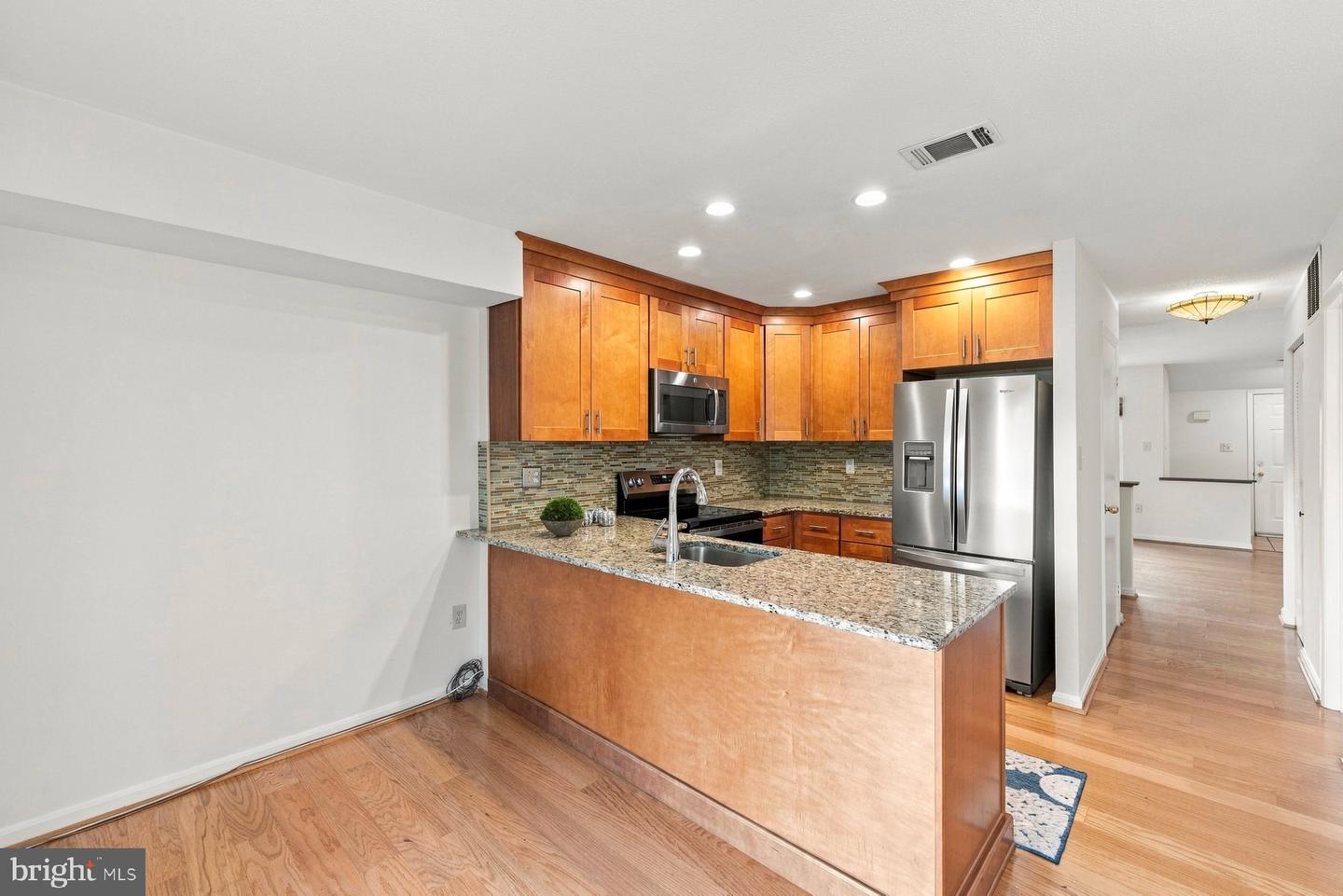 18240 Windsor Hill Dr #311 Property Photo 17