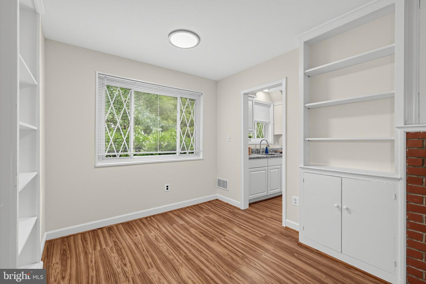 2400 Eugene St Property Photo 6