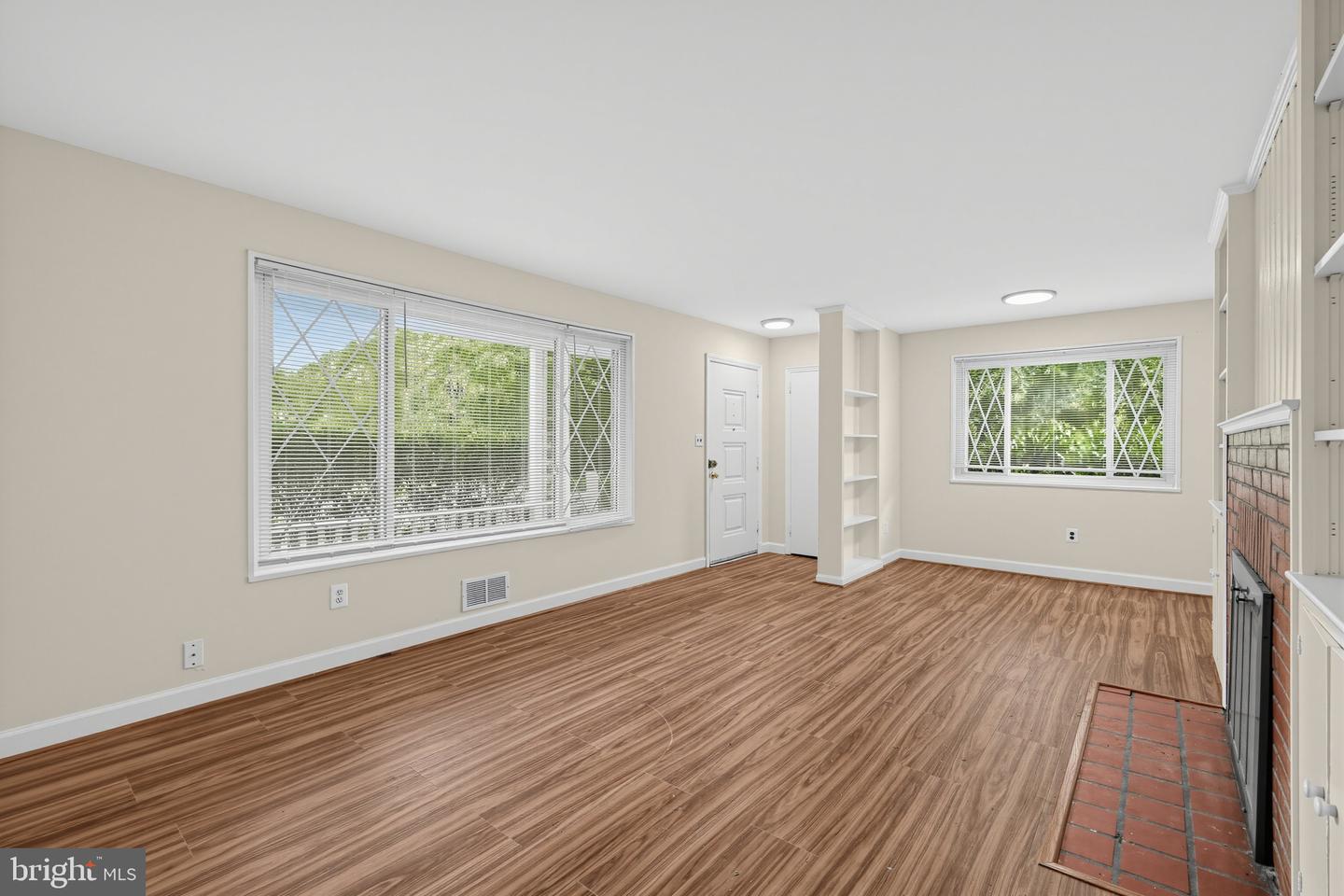 2400 Eugene St Property Photo 7