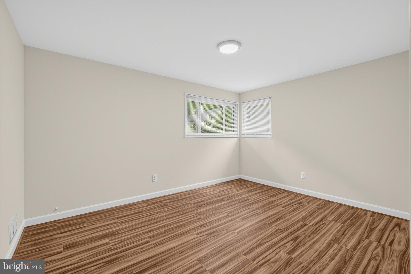 2400 Eugene St Property Photo 16