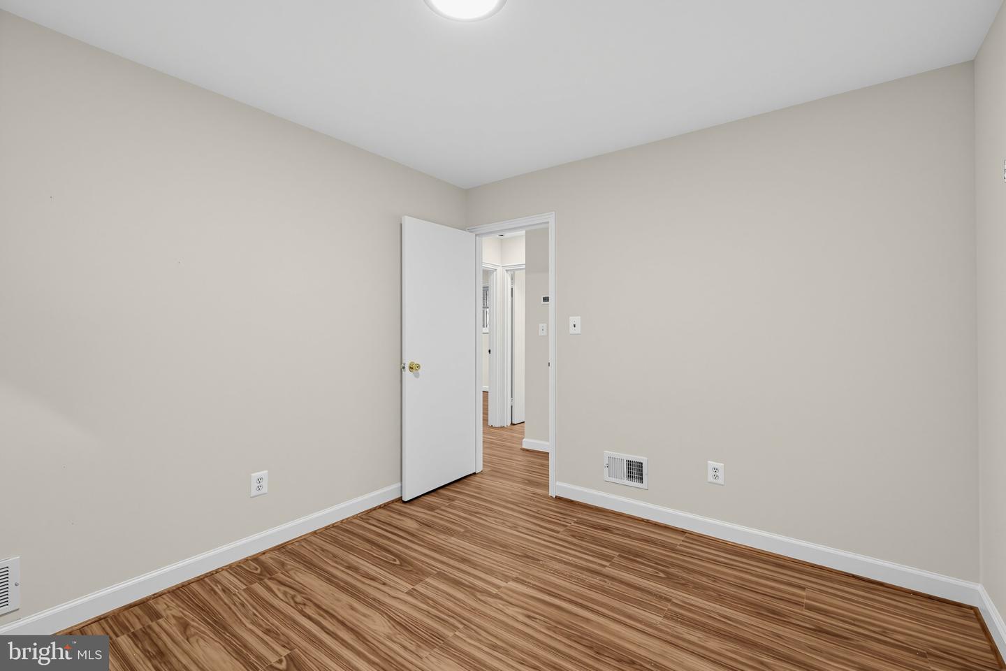 2400 Eugene St Property Photo 17