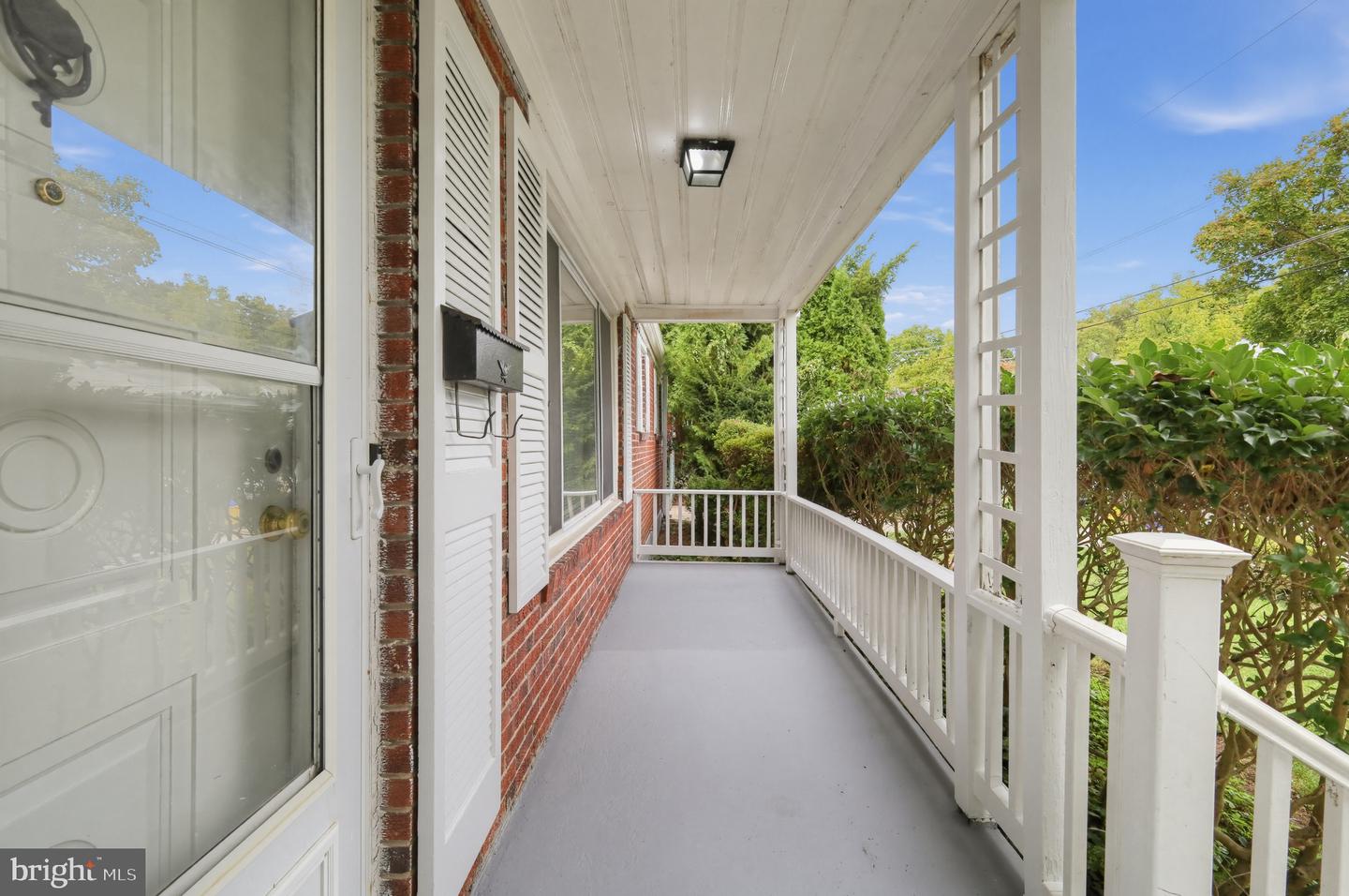 2400 Eugene St Property Photo 19