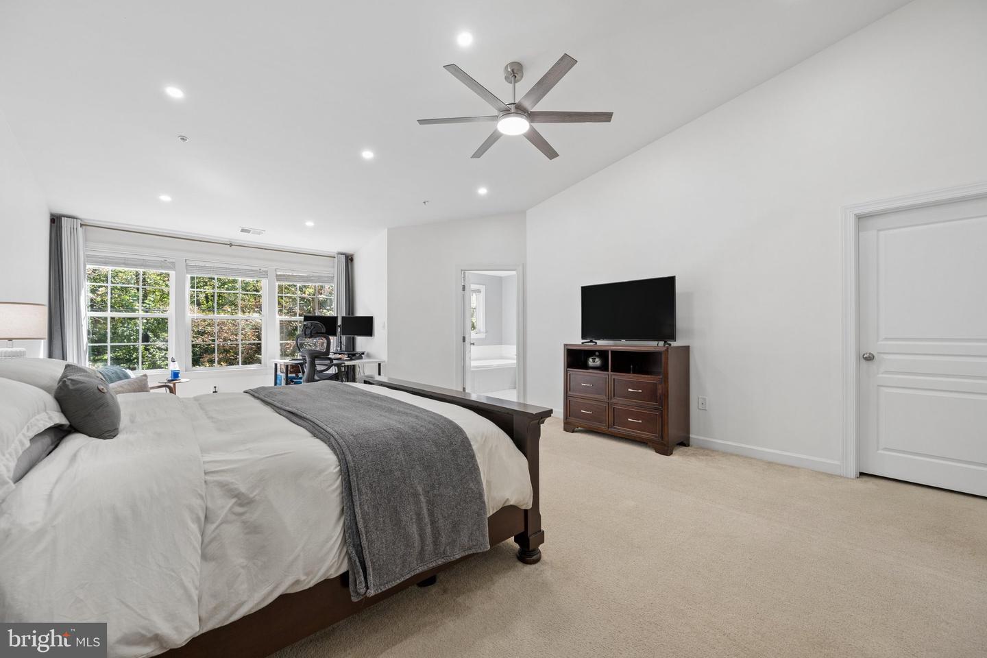 1749 Chiswick Ct Property Photo 26