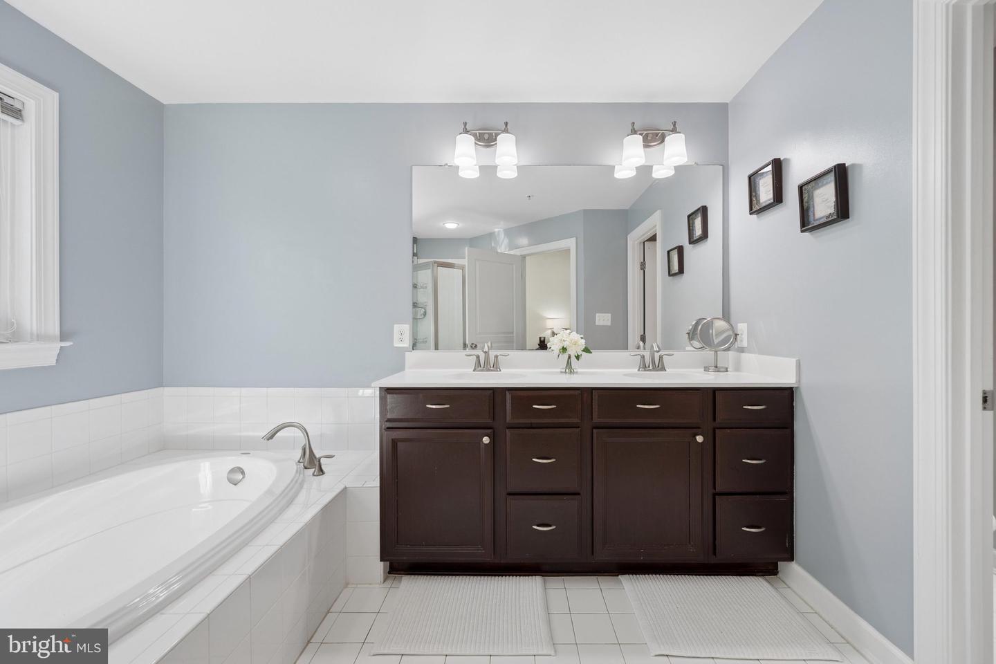1749 Chiswick Ct Property Photo 30