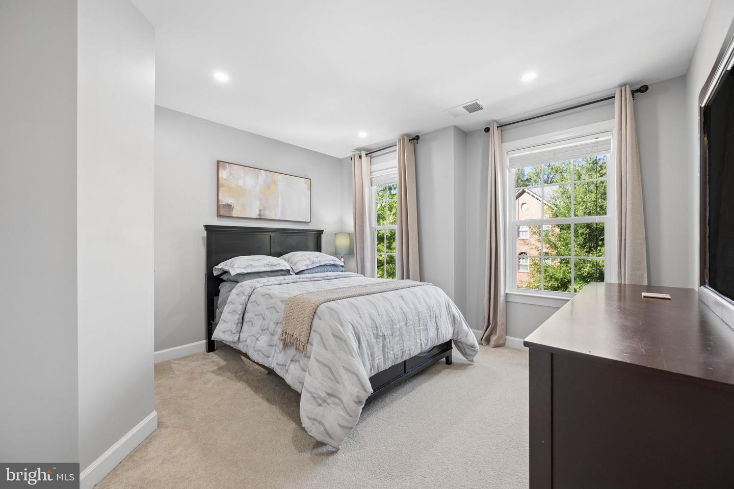 1749 Chiswick Ct Property Photo 35