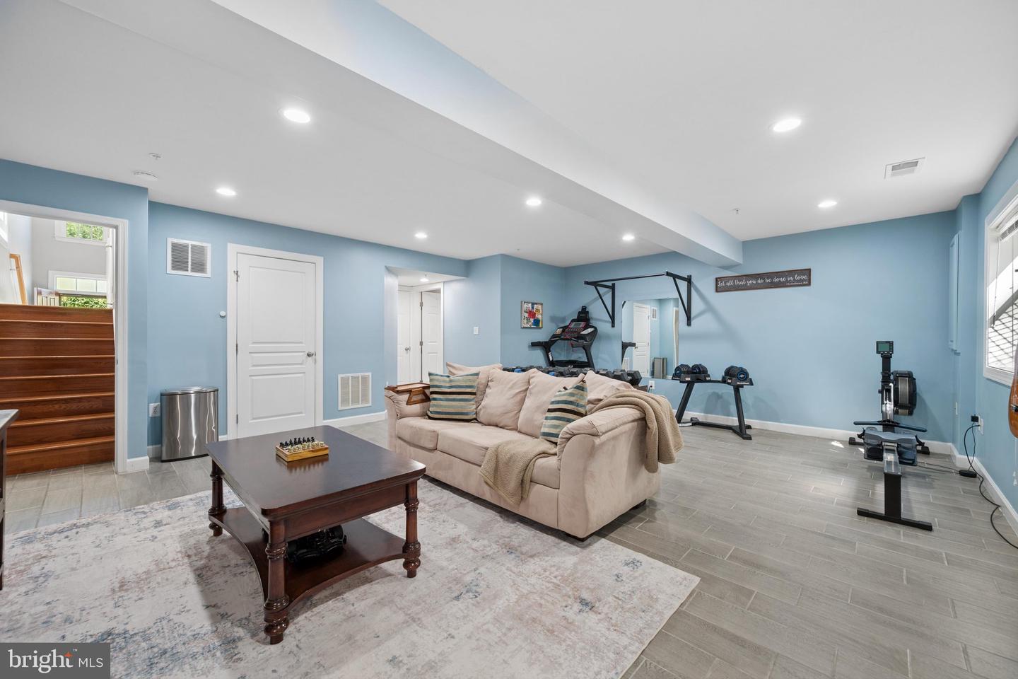 1749 Chiswick Ct Property Photo 39
