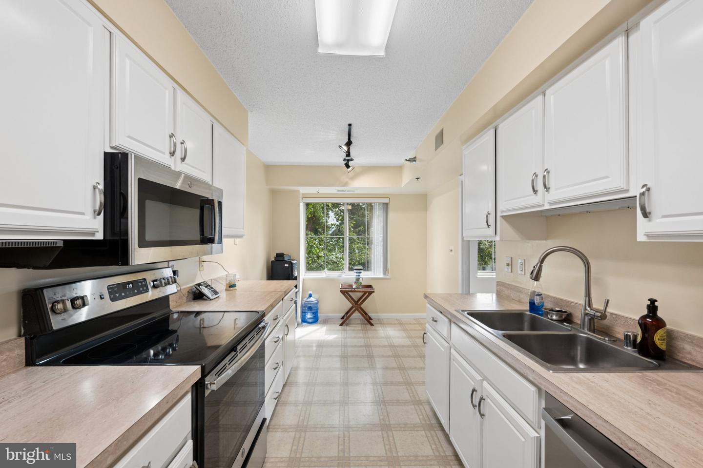 14800 Pennfield Cir #301 Property Photo 3