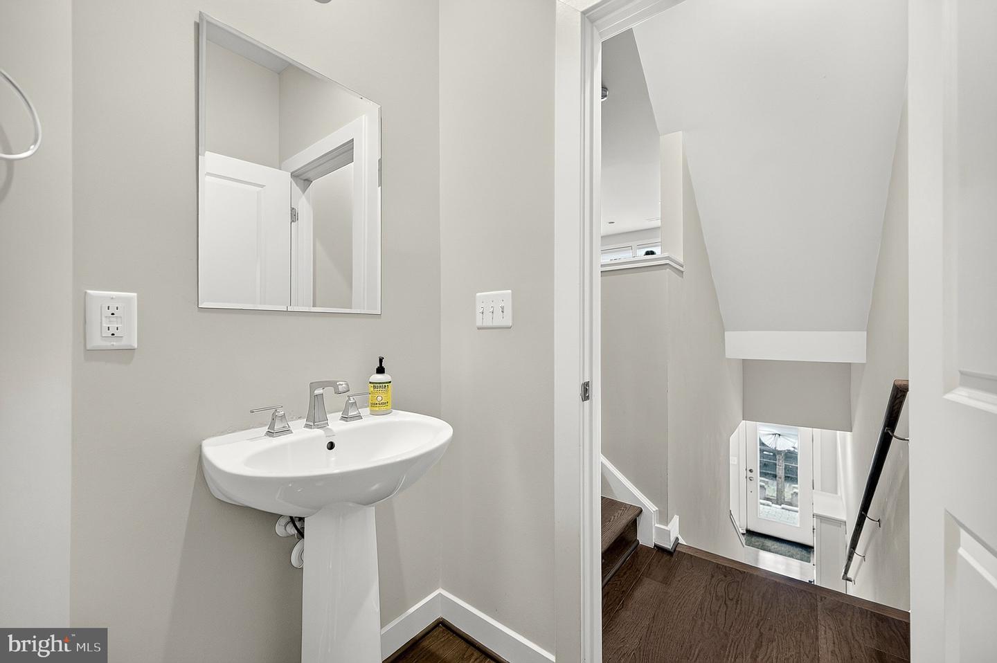 8087 Red Hook St Property Photo 7