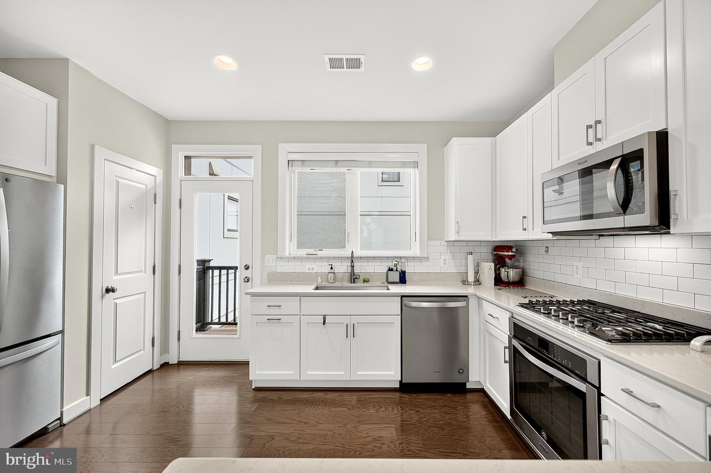 8087 Red Hook St Property Photo 10