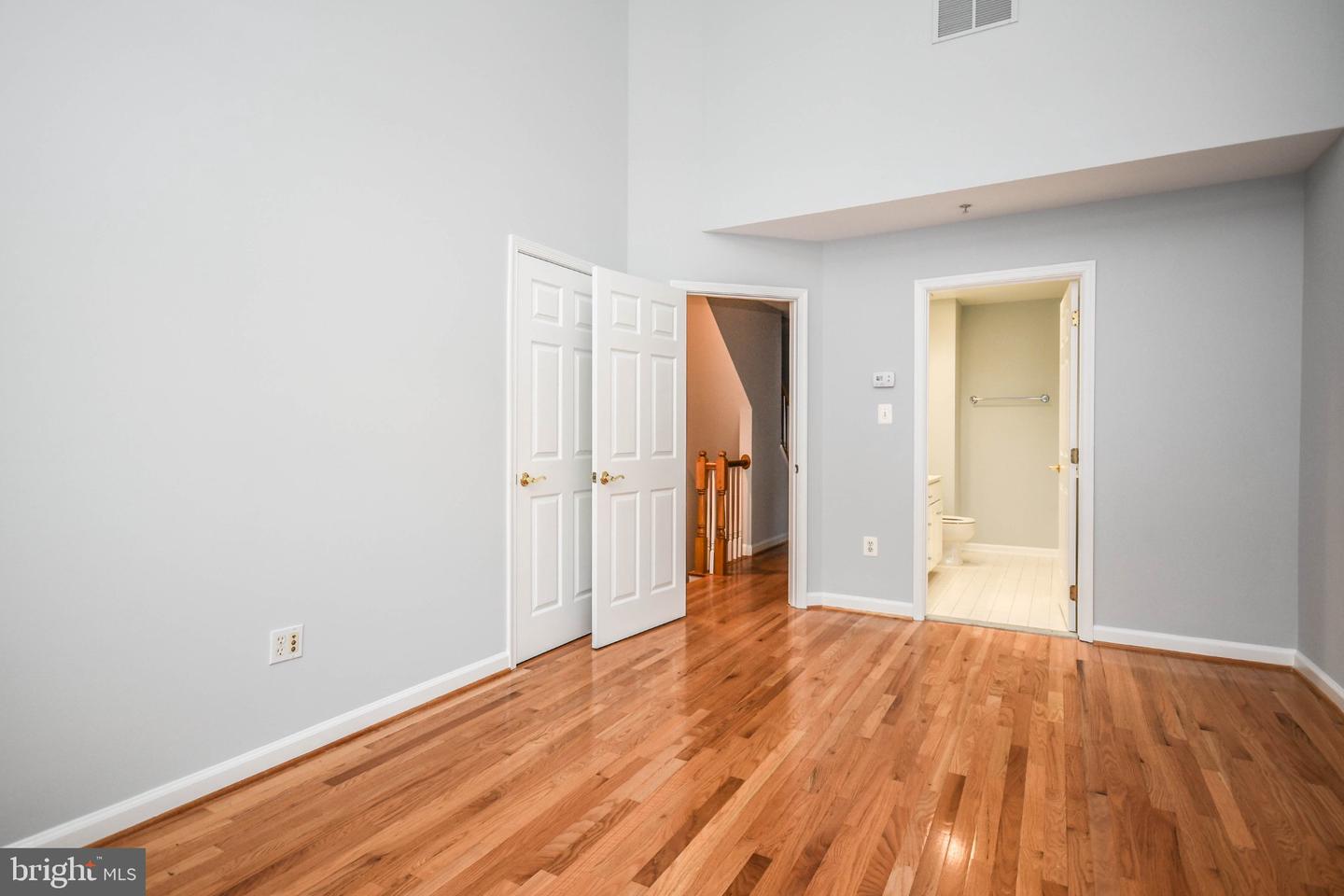 1303 Cameron Hill Ct Property Photo 18