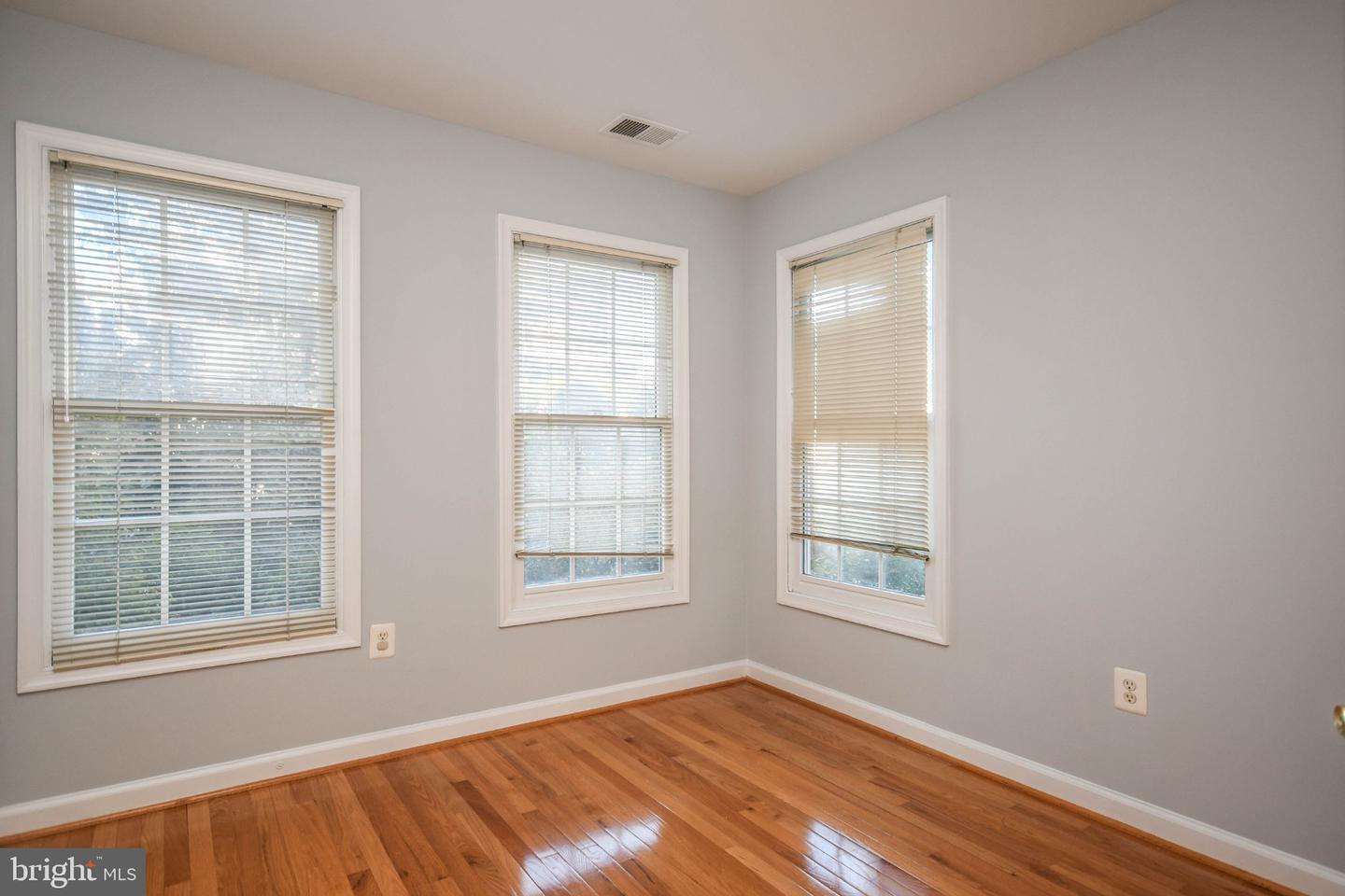 1303 Cameron Hill Ct Property Photo 23