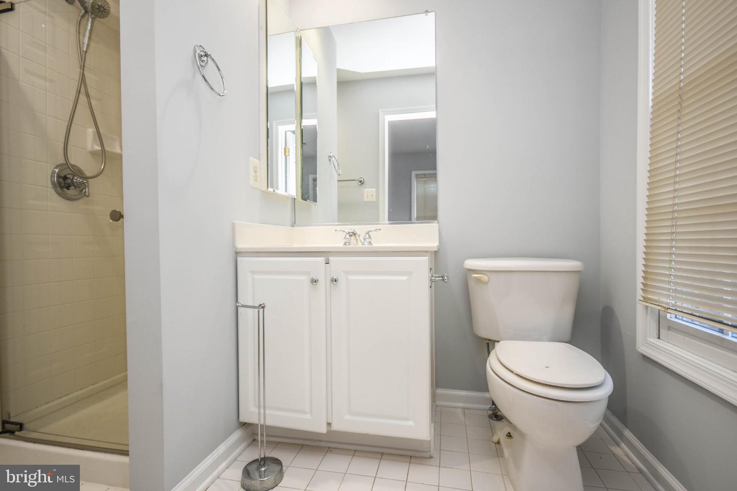 1303 Cameron Hill Ct Property Photo 25