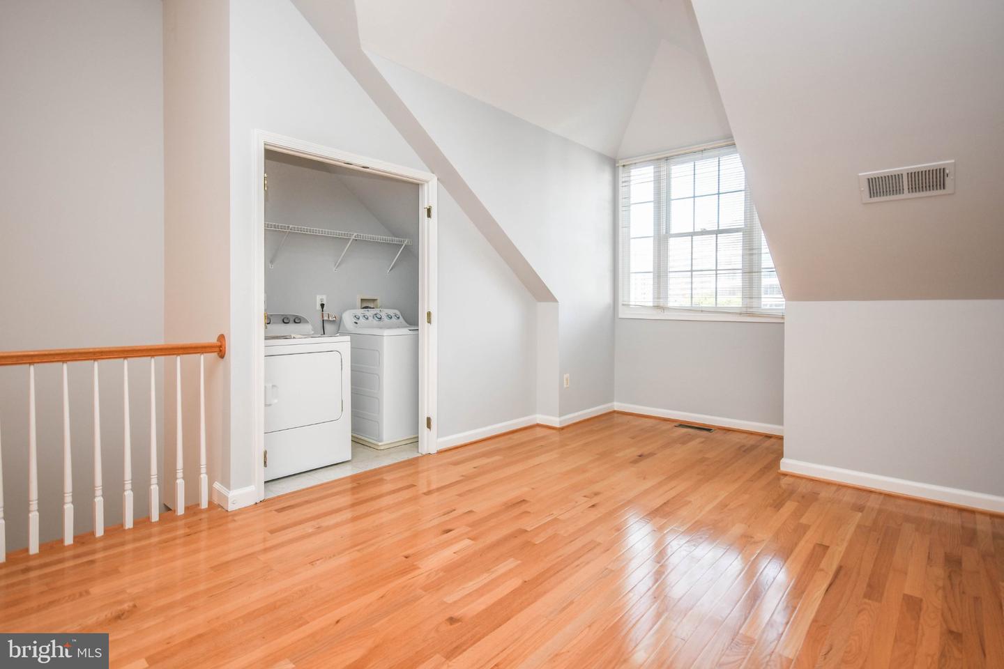 1303 Cameron Hill Ct Property Photo 27
