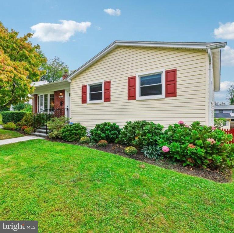 4804 LISTRA RD Property Photo 1