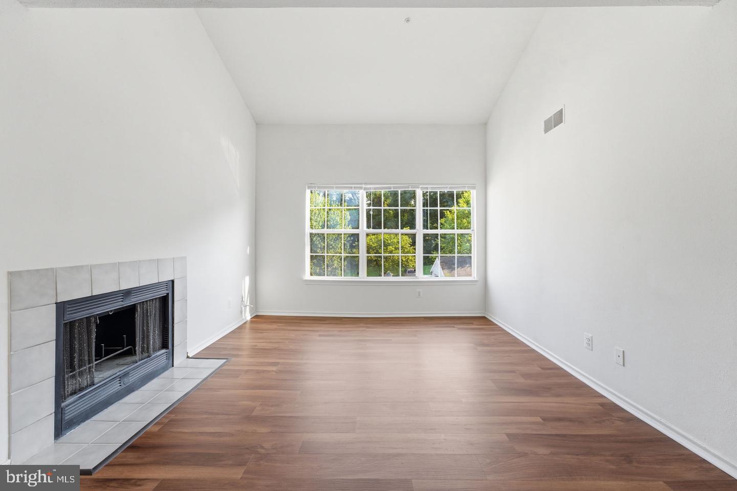 18529 BOYSENBERRY #303 Property Photo 1