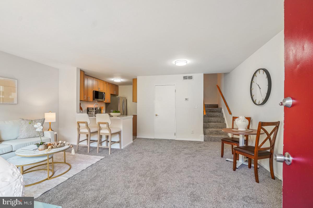 9879 Brookridge Ct Property Photo 3