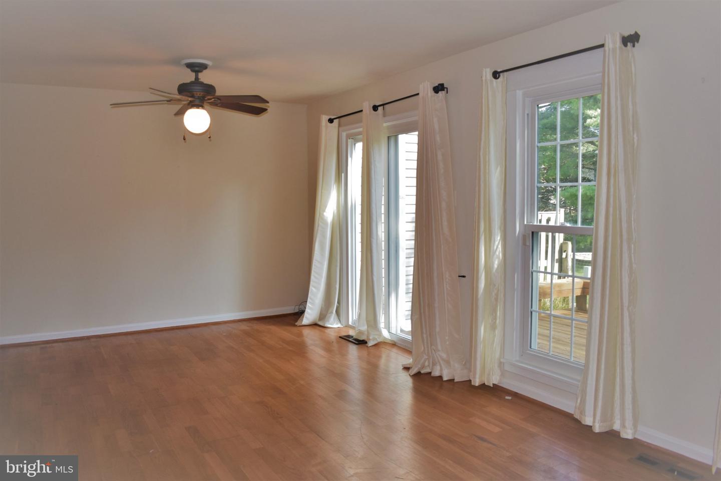 17603 Longview Ln Property Photo 2