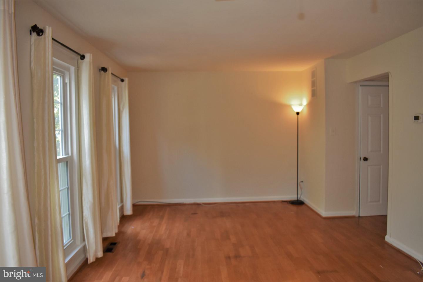 17603 Longview Ln Property Photo 5