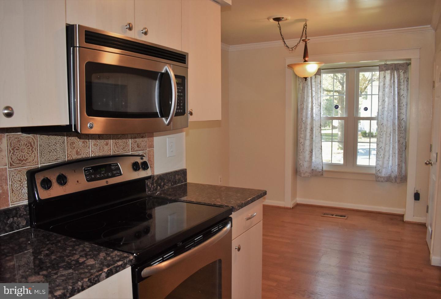 17603 Longview Ln Property Photo 7