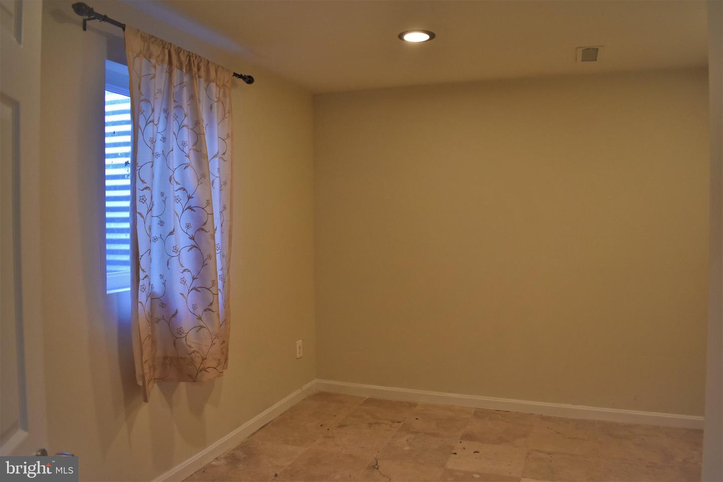 17603 Longview Ln Property Photo 10