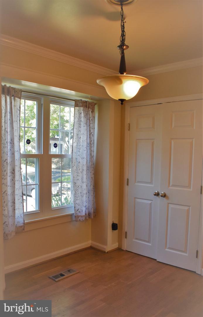 17603 Longview Ln Property Photo 11