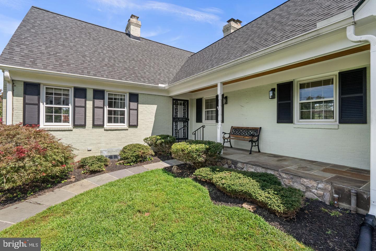 17609 Stoneridge Ct Property Photo 3