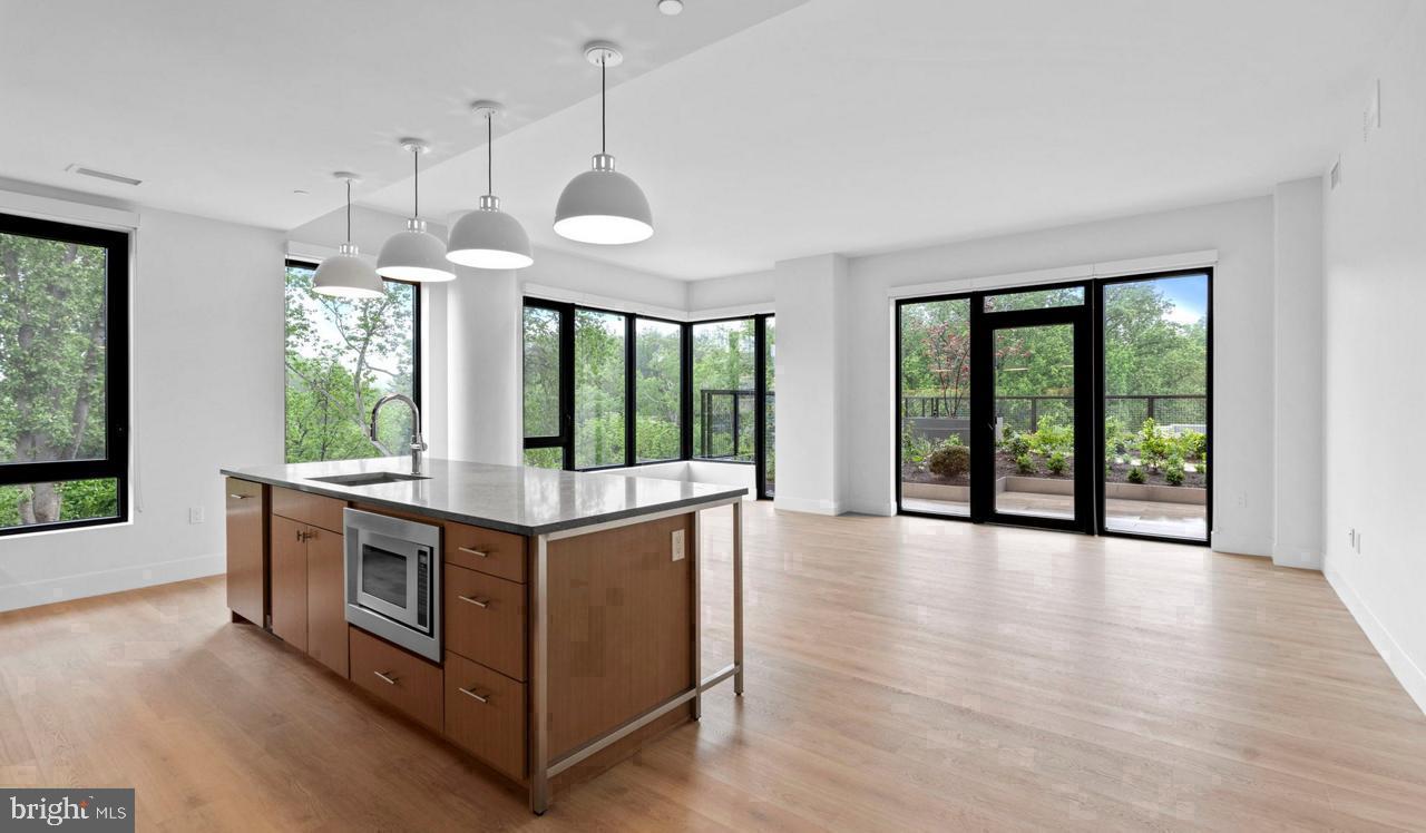 10511 Strathmore Hall St #ph15 Property Photo 4