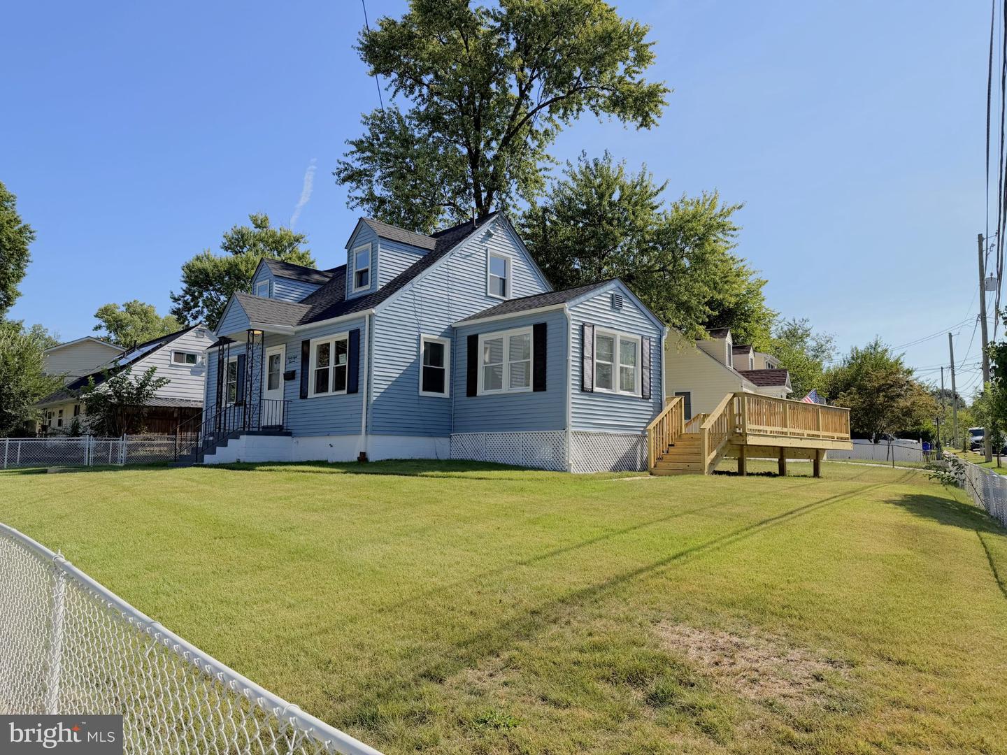 9813 Braddock Rd Property Photo 3