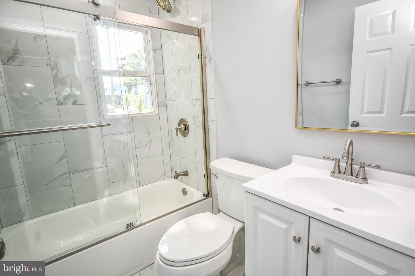 9813 Braddock Rd Property Photo 17