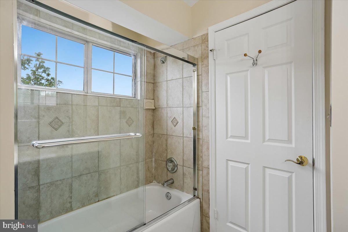 28 Suncroft Ct Property Photo 41