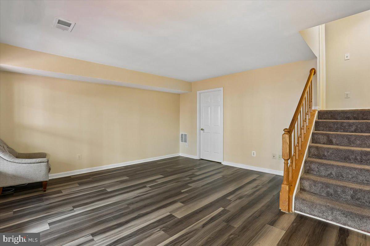28 Suncroft Ct Property Photo 44