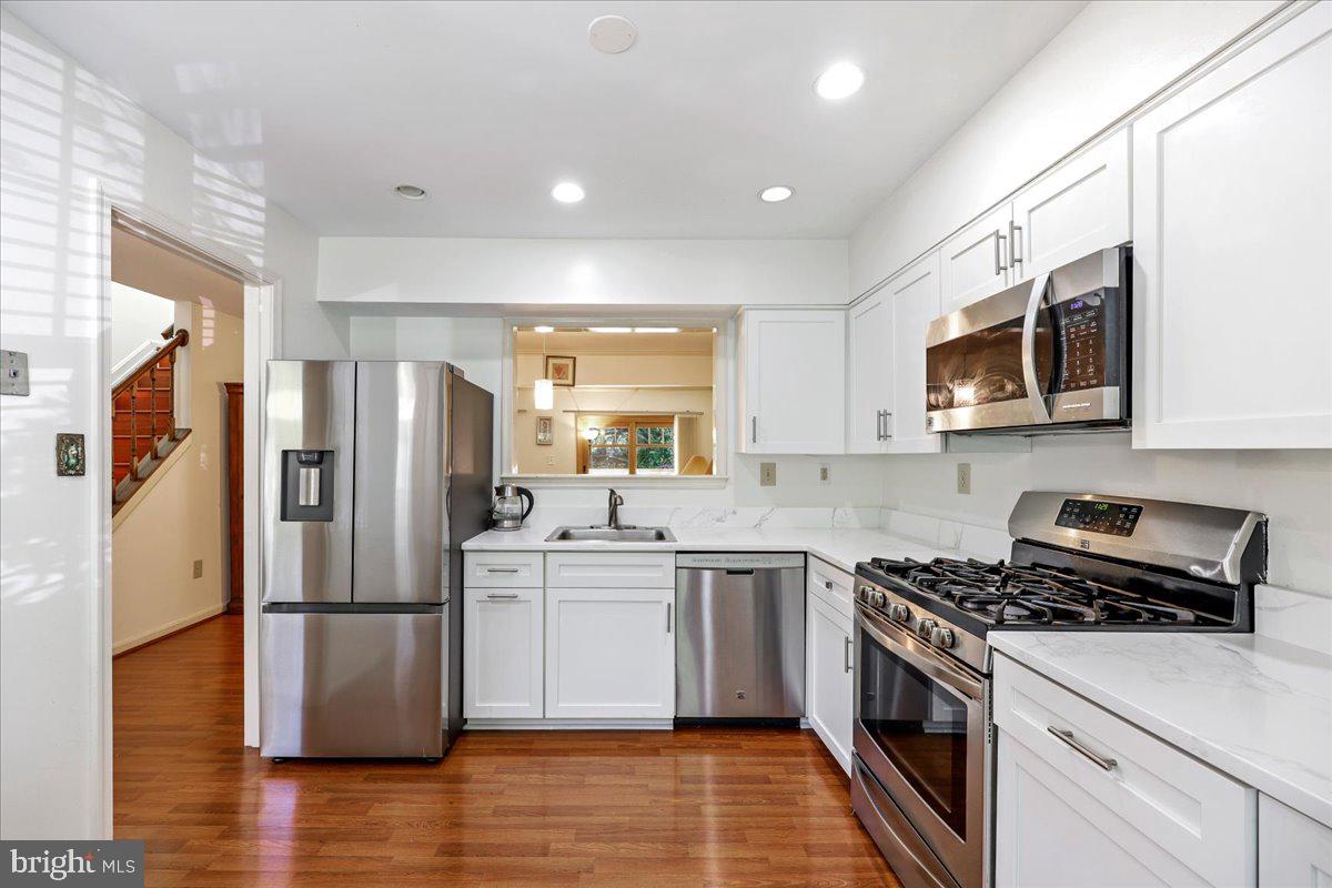 10623 Pine Haven Ter Property Photo 6