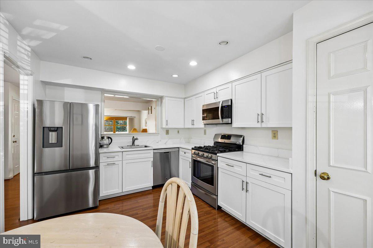10623 Pine Haven Ter Property Photo 8