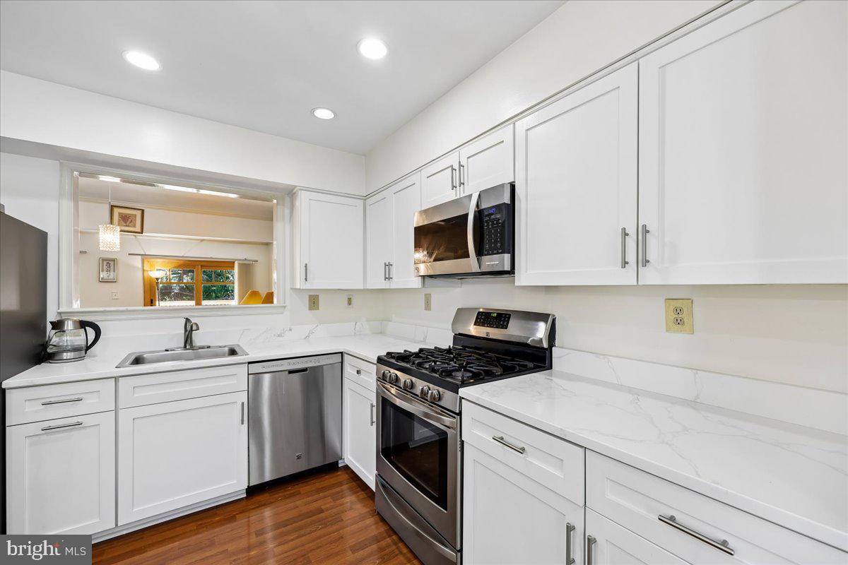 10623 Pine Haven Ter Property Photo 10