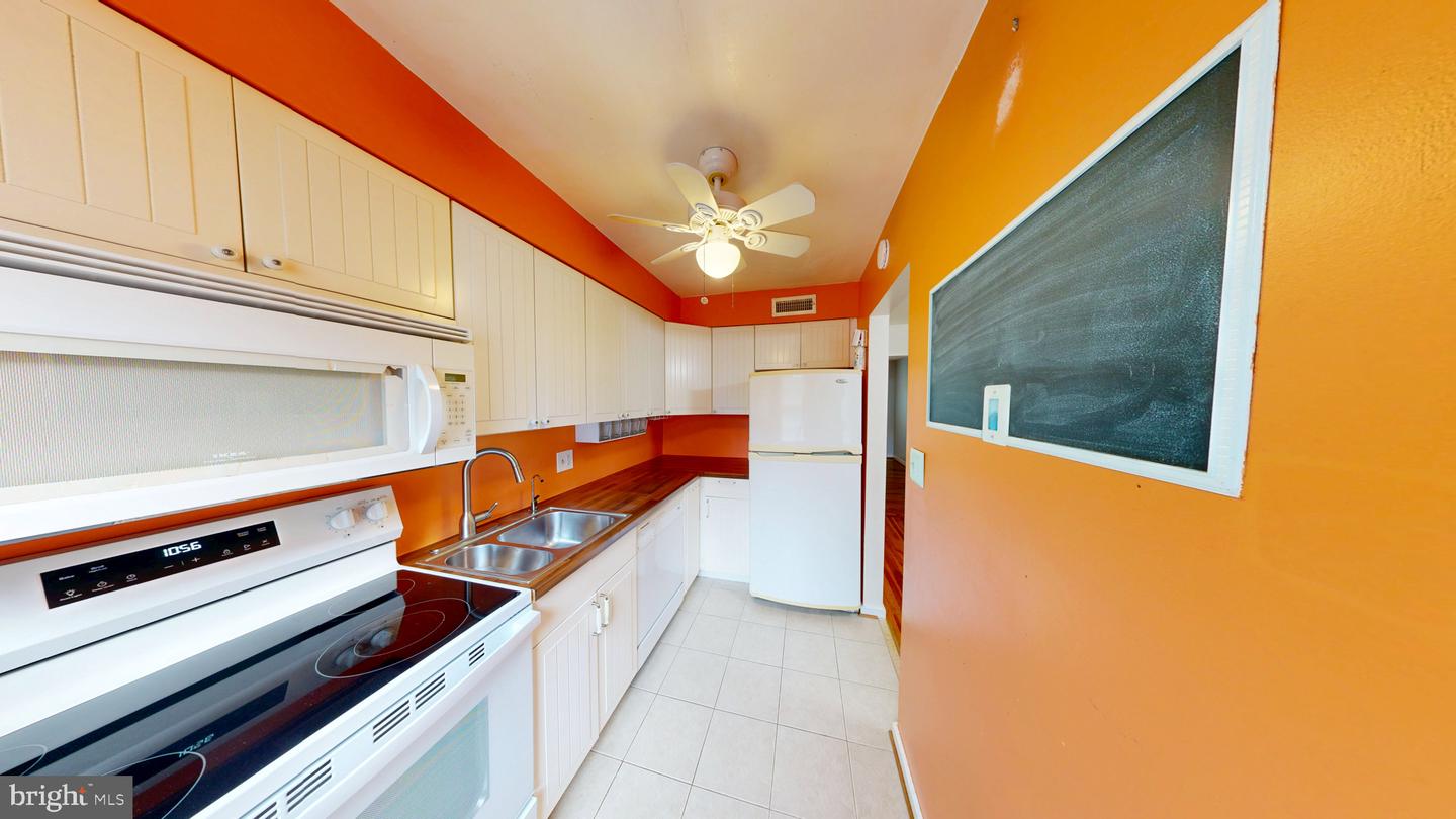 2210 Washington Ave #301 Property Photo 6