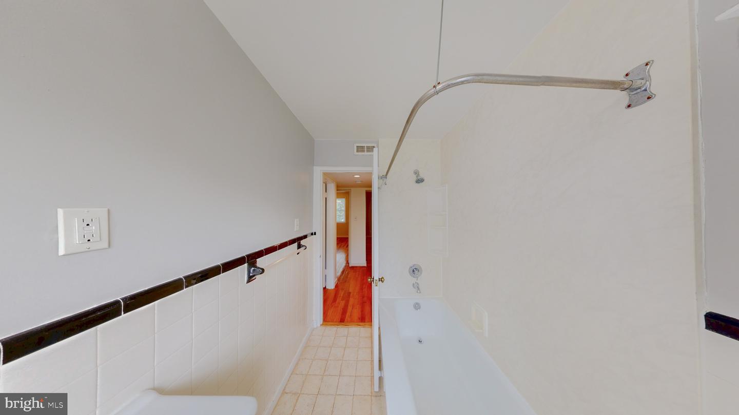 2210 Washington Ave #301 Property Photo 12