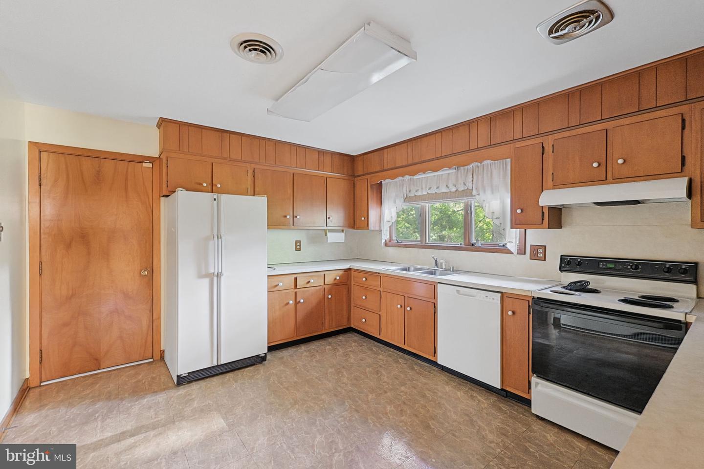 8810 Emory Grove Rd Property Photo 11