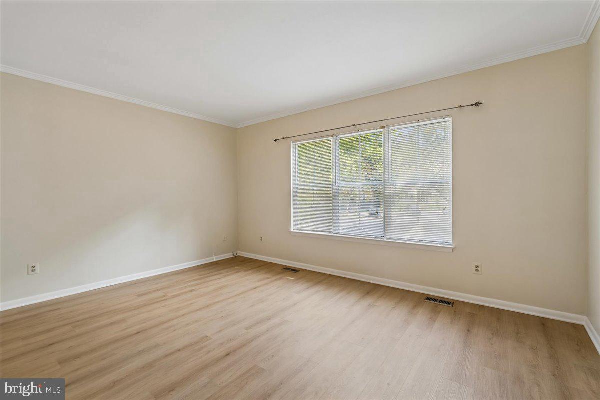20014 Lake Park Dr #121 Property Photo 12