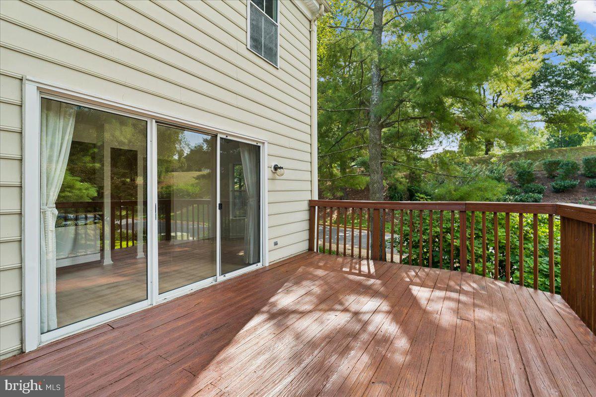 20014 Lake Park Dr #121 Property Photo 17