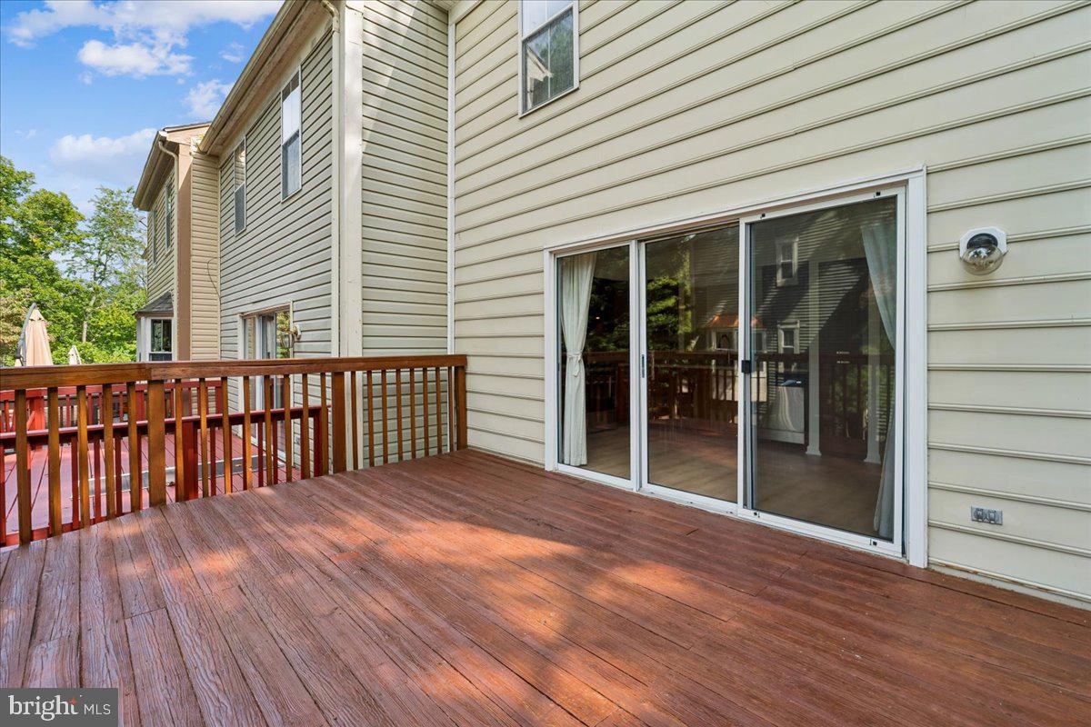 20014 Lake Park Dr #121 Property Photo 18