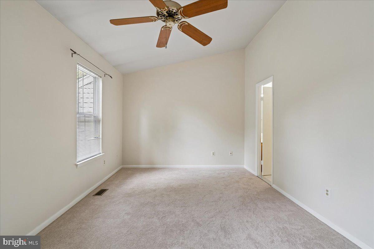 20014 Lake Park Dr #121 Property Photo 23