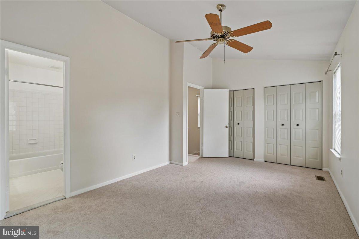 20014 Lake Park Dr #121 Property Photo 24