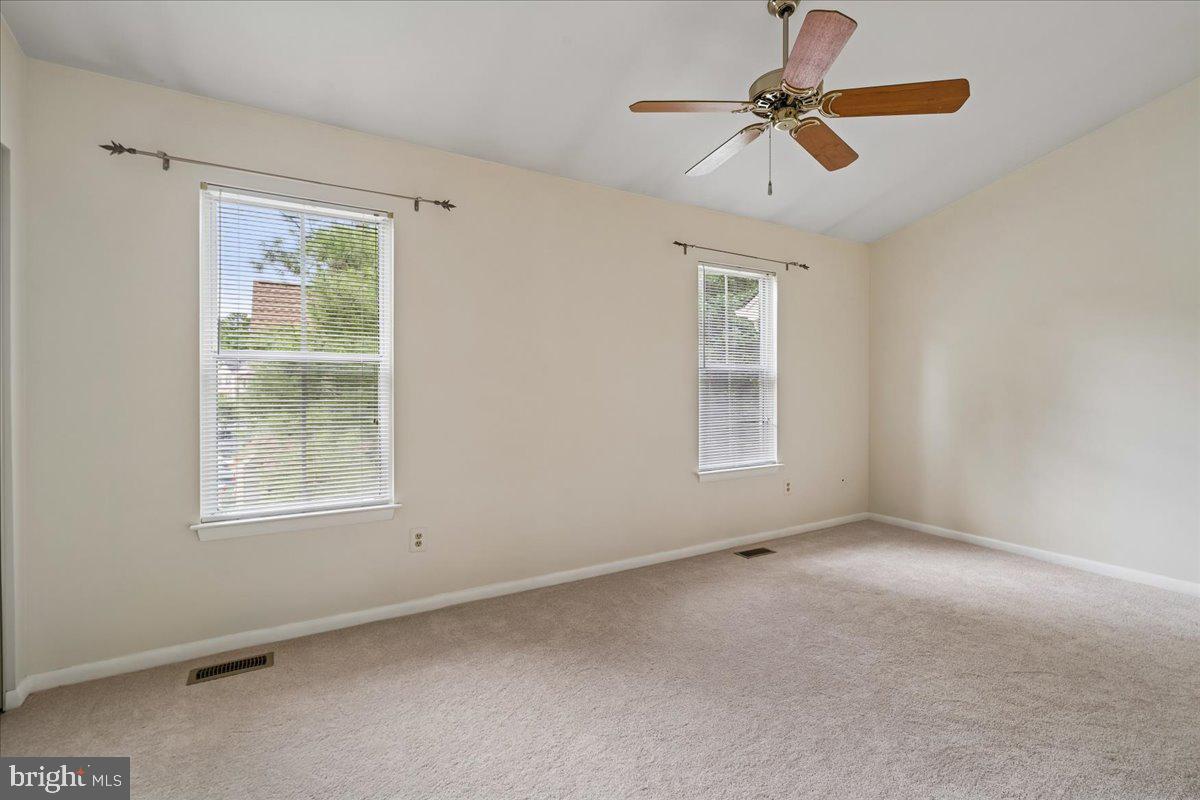 20014 Lake Park Dr #121 Property Photo 25