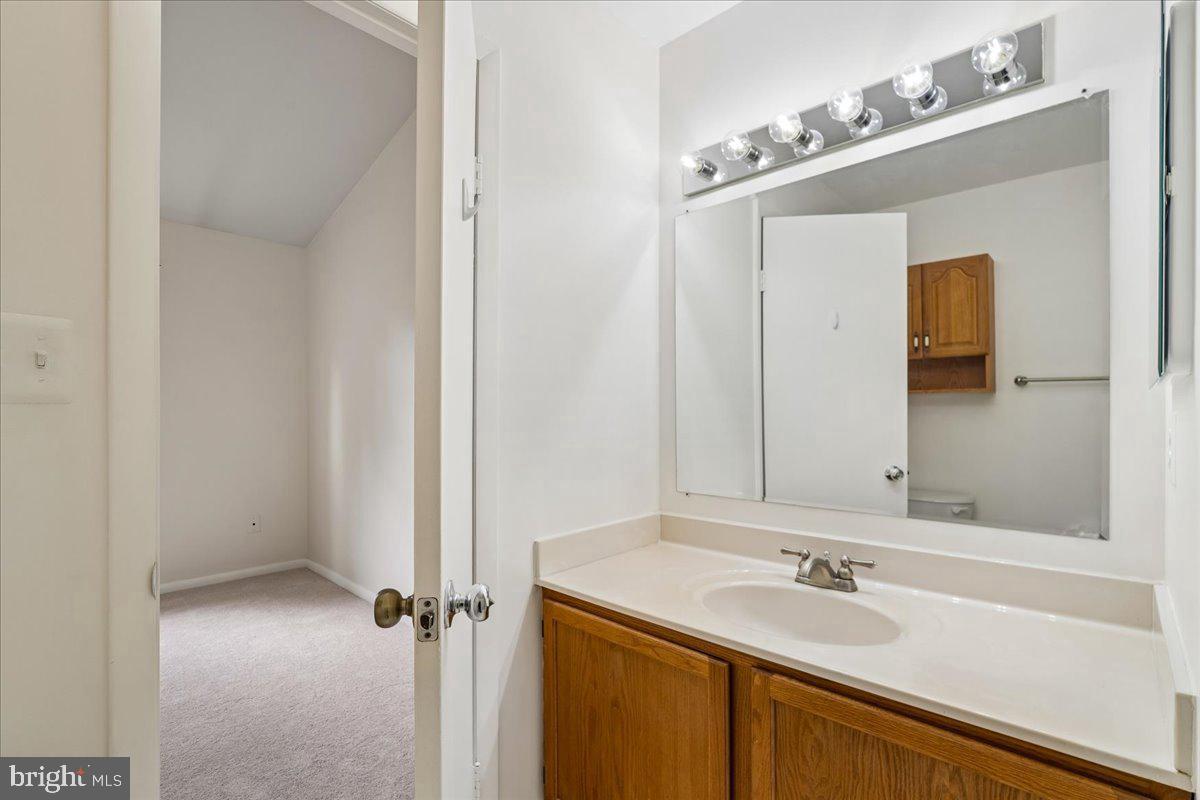 20014 Lake Park Dr #121 Property Photo 27